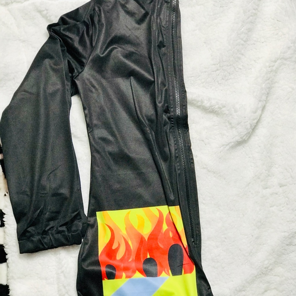 Patch Jumpsuit - Picture 3 of 5